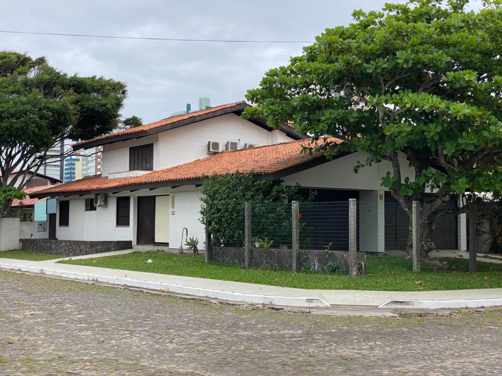 Casa 4 Dormitórios