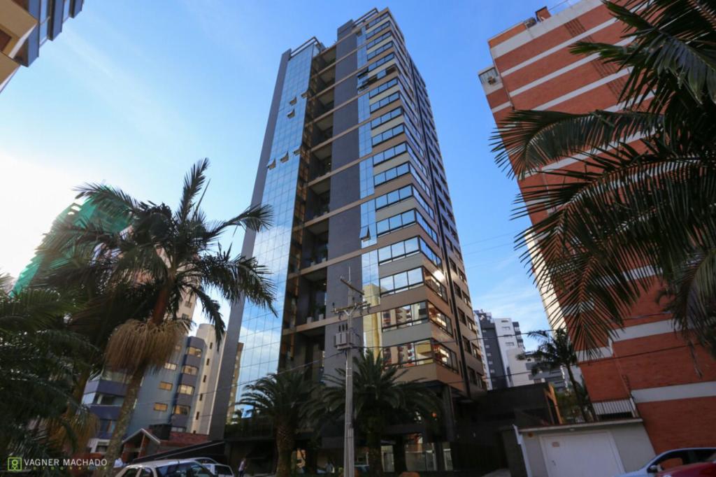 Apartamento 3 Dormitórios