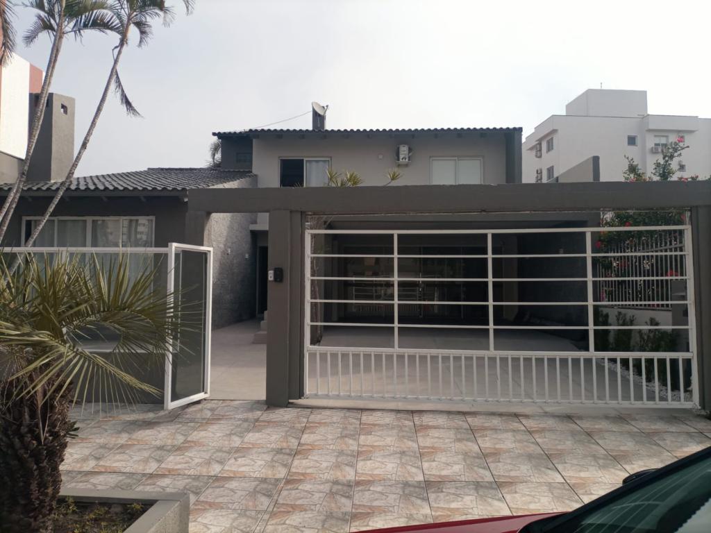 Casa 5 Dormitórios