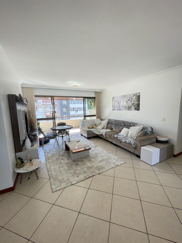 Apartamento 3 Dormitórios