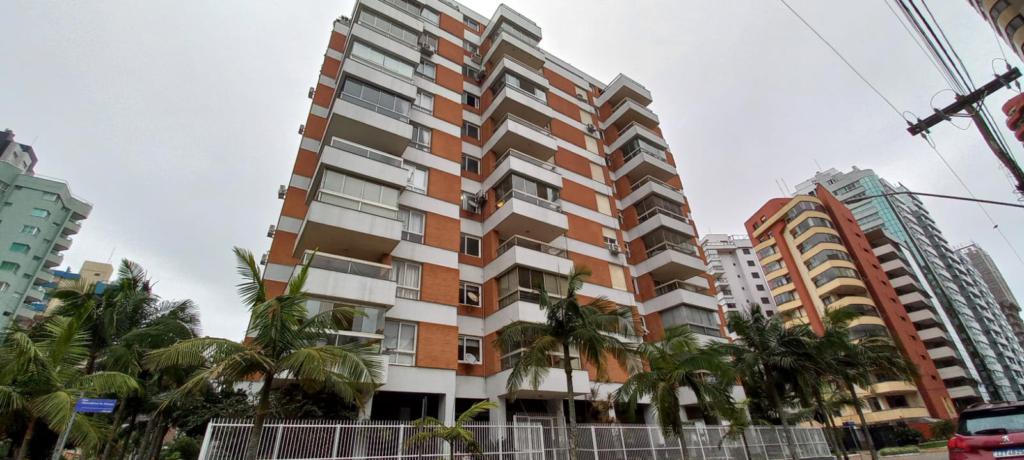 Apartamento 4 Dormitórios